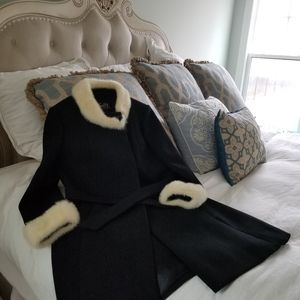 Sm wool vintage coat with white mink trim